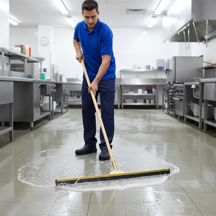 Dụng cụ vệ sinh Sao Việt