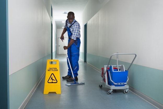 Cây lau nhà công nghiệp phù hợp cho việc dọn dẹp vệ sinh ở khách sạn, nhà hàng, bệnh viện, doanh nghiệp,...